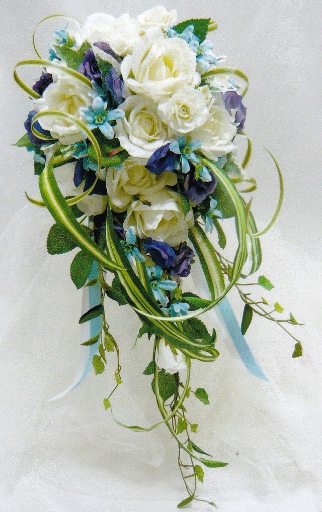 bca0018 白薔薇＆パープル・ブルーの小花のナチュラルなキャスケードブーケ - 結婚式 ブーケ・ウエディングブーケ・ブライダルブーケ・アートフラワー ブーケ（造花）は、アトリエミント（大阪）