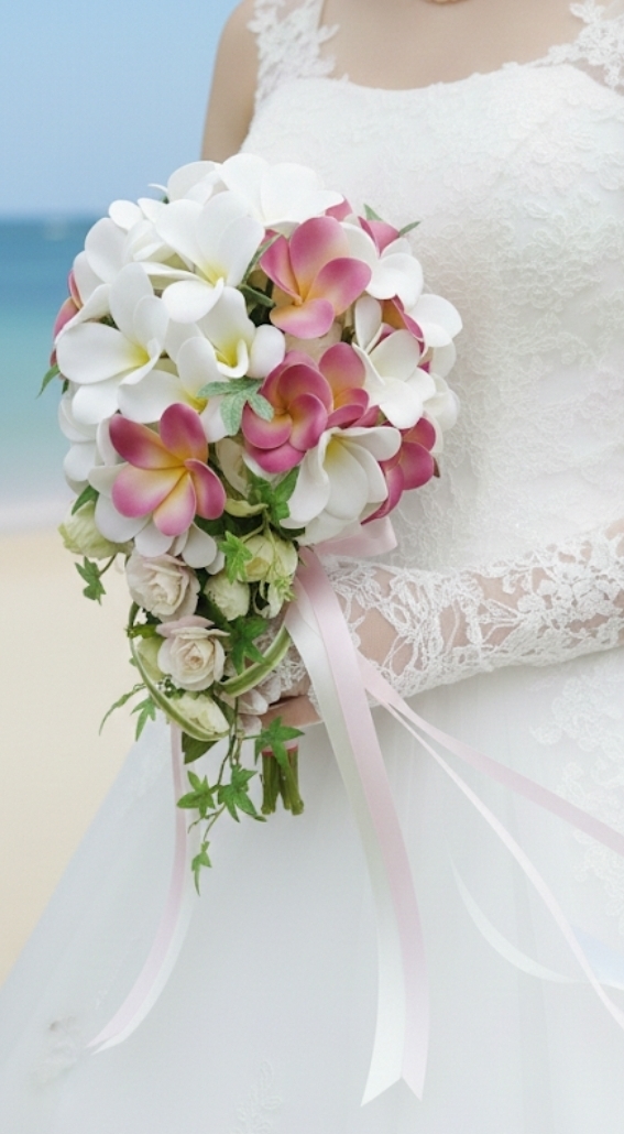 大輪の薔薇＆グリーンの実のキャスケードブーケ