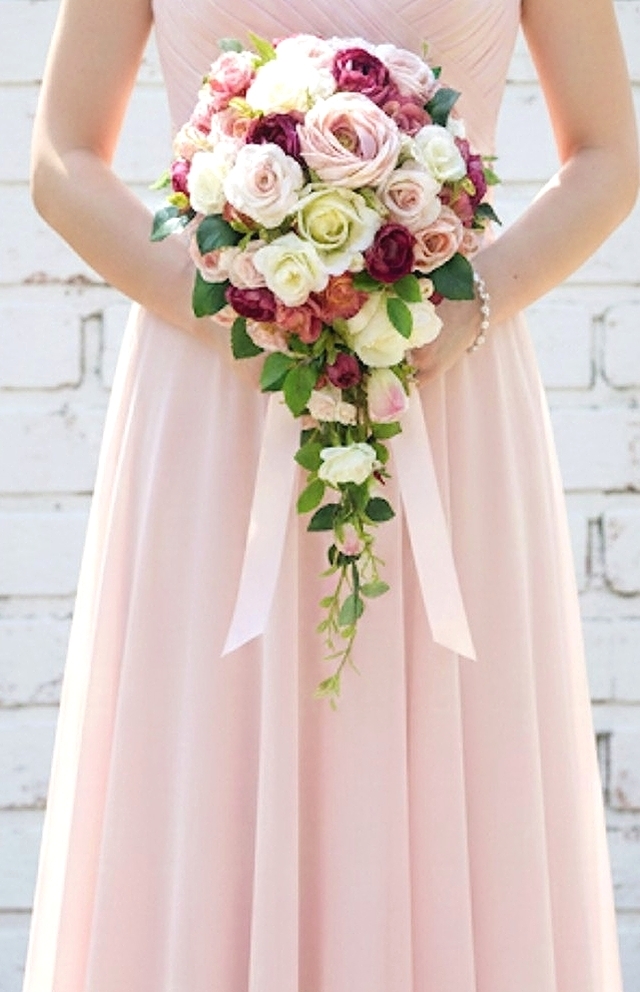 スィートピンク＆薔薇のショートキャスケードブーケ