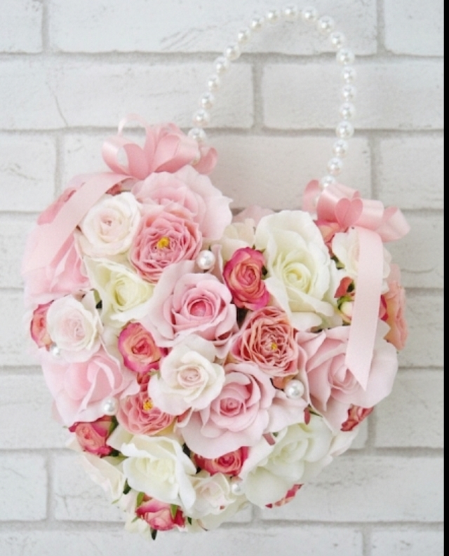 ソフトピンク＆白薔薇＆パールのお姫様色のハートのバッグブーケ