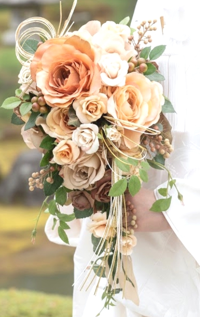 大輪ダリア＆胡蝶蘭の扇の華やか和装ブーケ