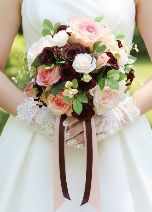 スモ―キーピンク＆モーブピンク＆ワインカラーのミニバラのラウンドブーケ