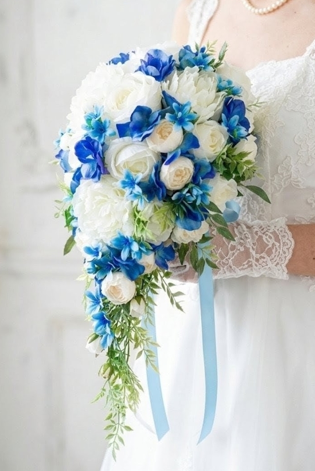 芍薬と大輪薔薇、紫陽花の上品セミロングキャスケードブーケ