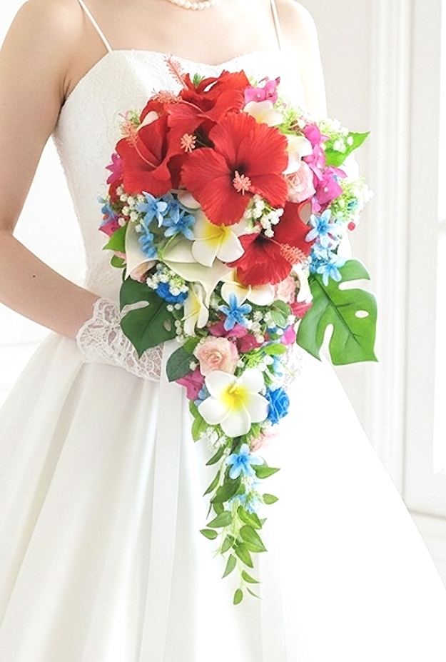 ハイビスカス・プルメリアのトロピカル風セミロングキャスケードブーケ　ウエディングブーケ（造花）