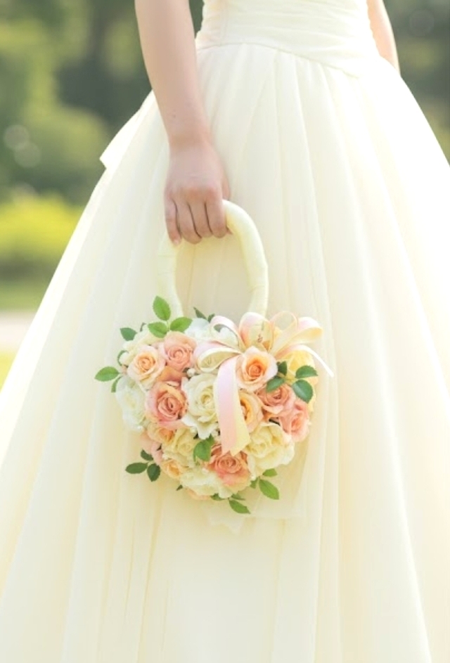 ソフトイエロー＆オレンジのパステルカラーのハートのバッグブーケ