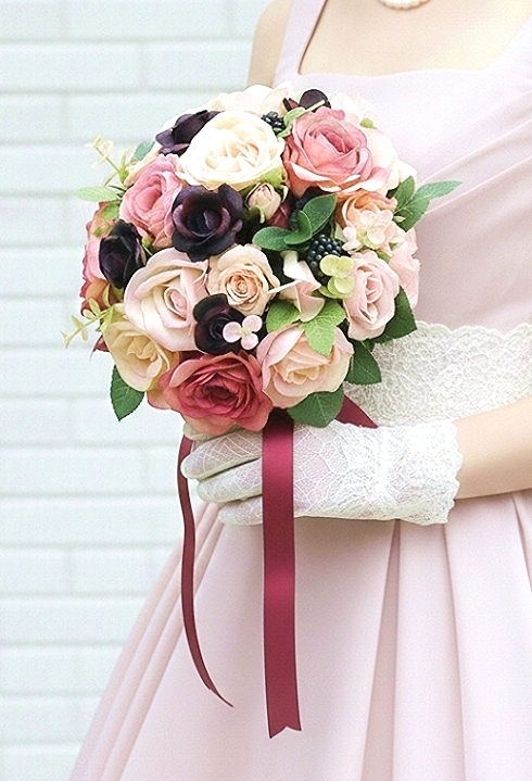 ローズピンクの薔薇＆パープルのお花のラウンドブーケ