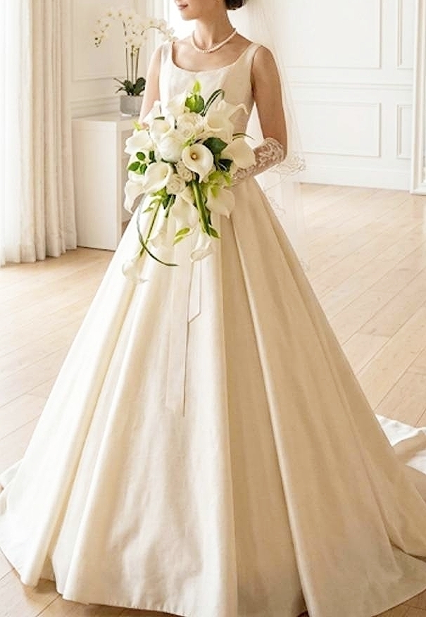 キャスケードブーケ｜カラー×ピオニー｜白系｜造花　ウェディングブーケ（アーティフィシャルフラワー）