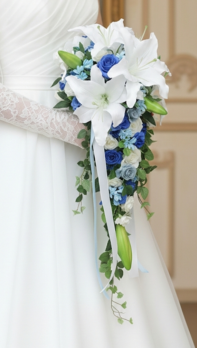 キャスケードブーケ カサブランカ　白＆ブルー系｜造花ウエディングブーケ（アーティフィシャルフラワー）