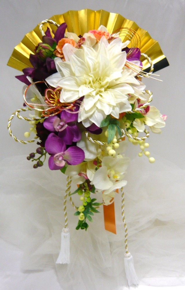 bjp5005 大輪ダリア＆胡蝶蘭の金扇の華やか和装ブーケ（セミロングタイプ） - 結婚式 ブーケ・ウエディングブーケ・ブライダルブーケ・アートフラワー ブーケ（造花）は、アトリエミント（大阪）