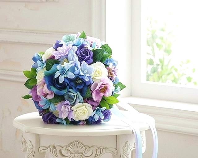 ブルー＆パープルグラデーションの爽やかラウンドブーケ