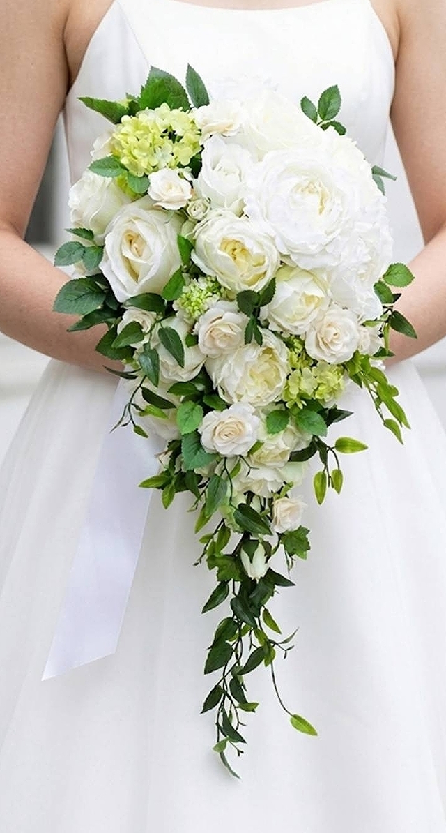 白薔薇＆ビバーナムのウエディングブーケ（造花）