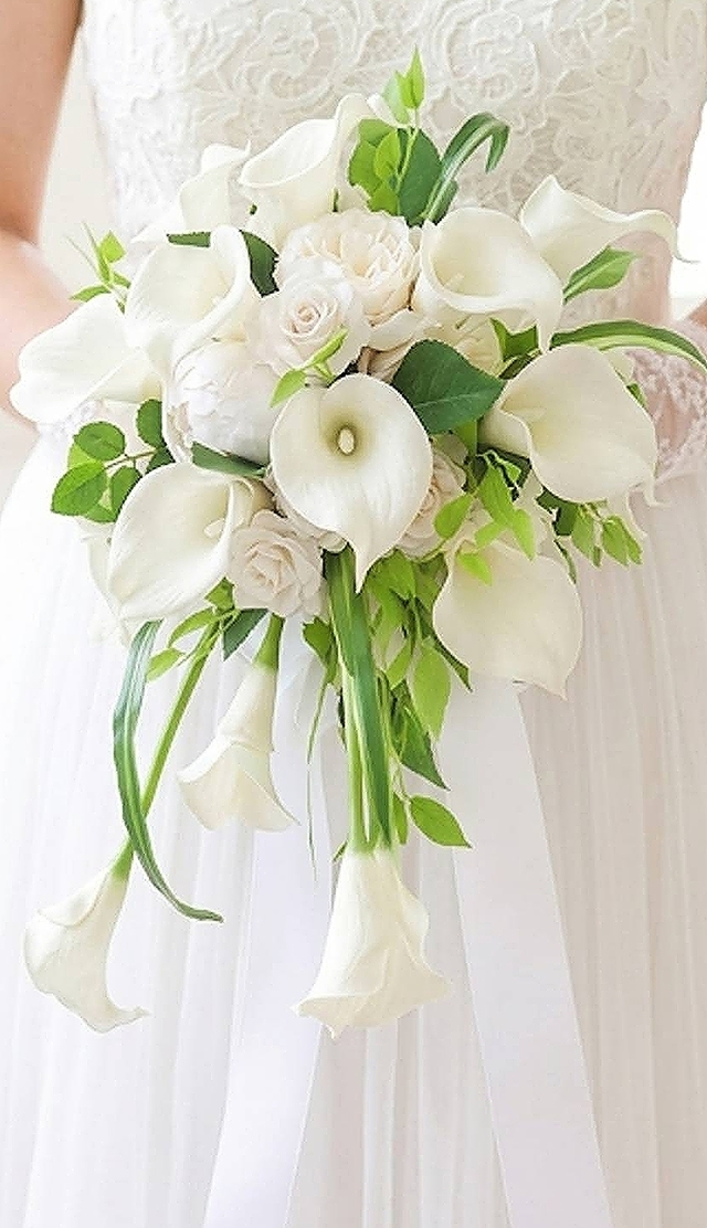 キャスケードブーケ｜カラー×ピオニー｜白系｜造花　ウェディングブーケ（アーティフィシャルフラワー）