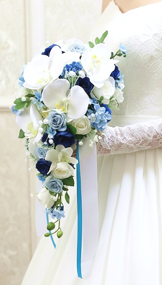 キャスケードブーケ 　胡蝶蘭　薔薇　白＆ブルー系｜造花ウエディングブーケ（アーティフィシャルフラワー）