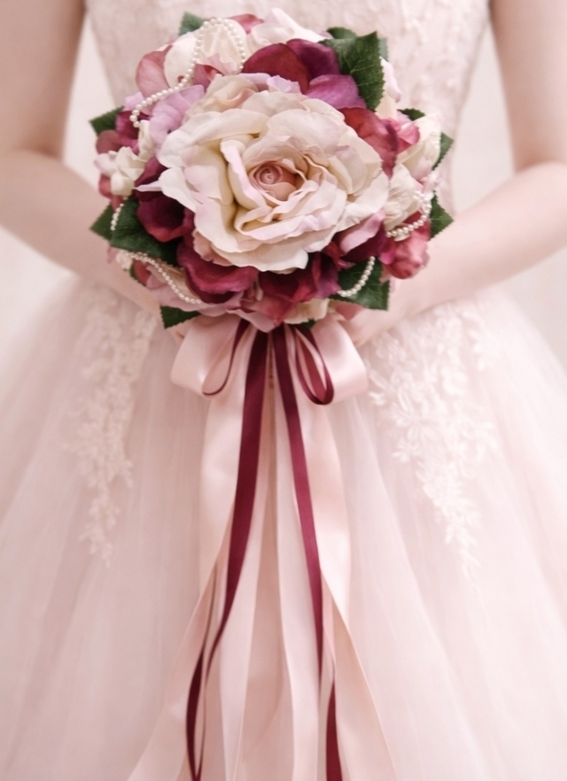 ソフトピンクのグラデショーンカラー＆花びらパールのグランメリアブーケ