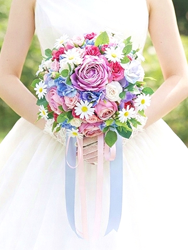 ラベンダーピンクの薔薇＆マーガレットのエレガントなラウンドブーケ