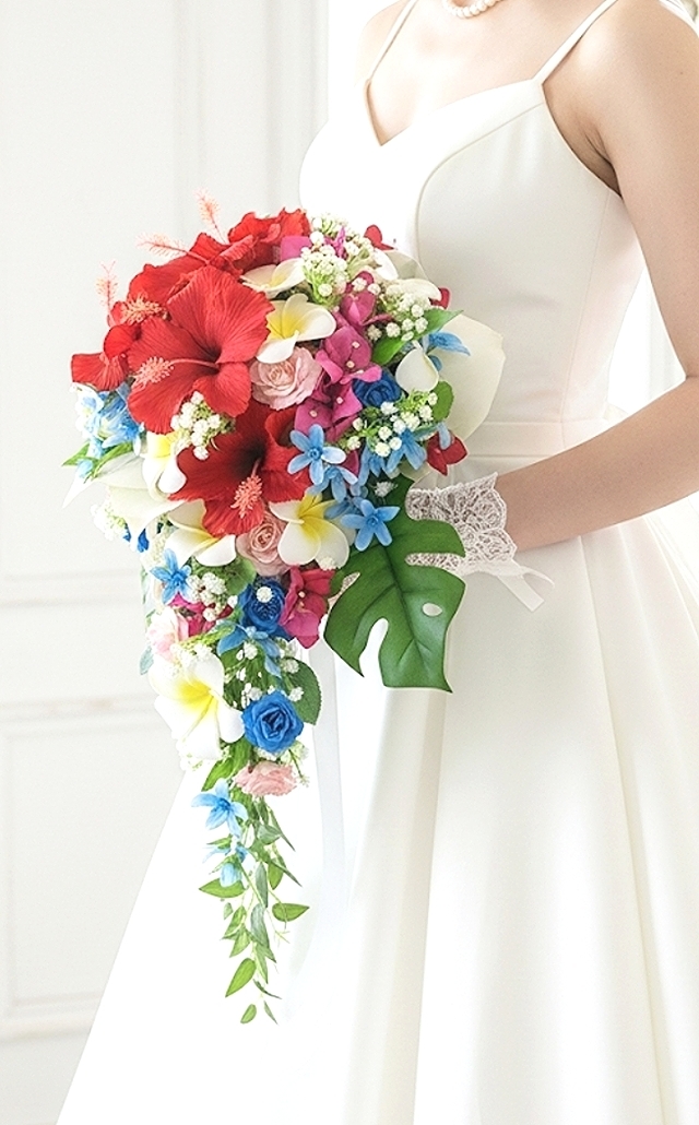 ハイビスカス・プルメリアのトロピカル風セミロングキャスケードブーケ