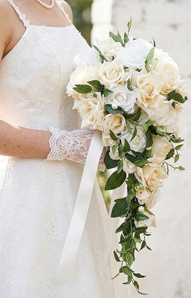 キャスケードブーケ 薔薇　白＆ピンク系｜造花ウエディングブーケ（アーティフィシャルフラワー）