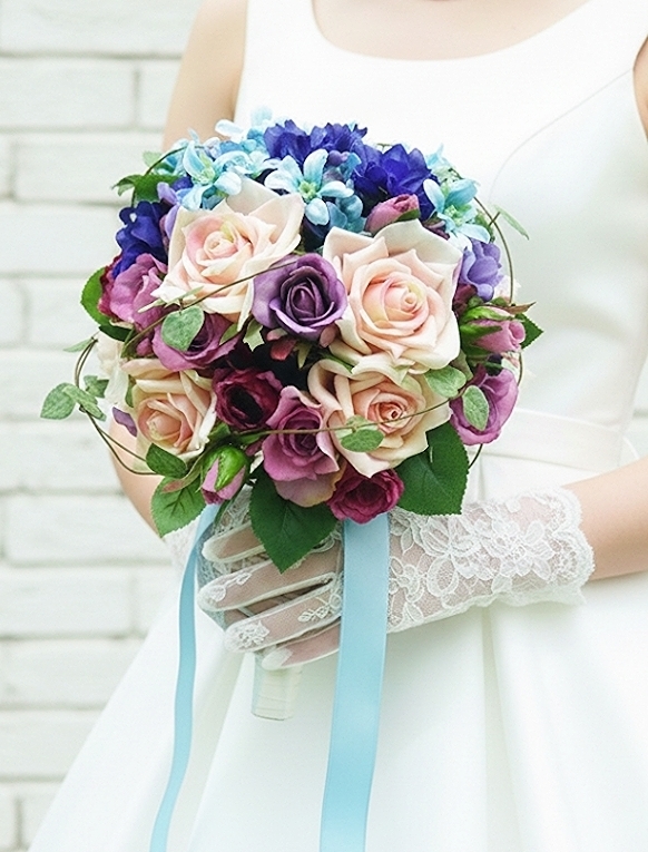 ピンク＆パープル＆ブルーのミックスカラーのラウンドブーケ