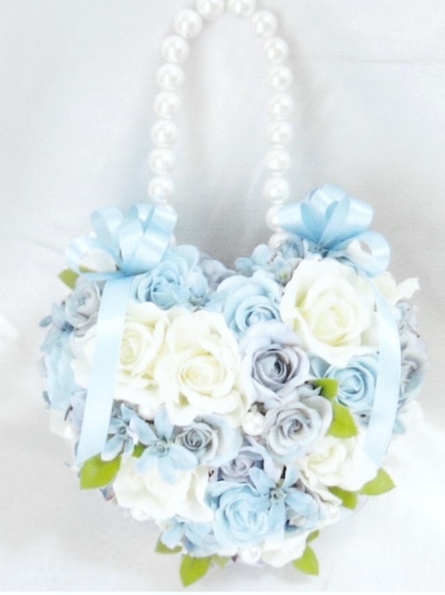 水色＆白薔薇＆パールの爽やかなハートのバッグブーケ