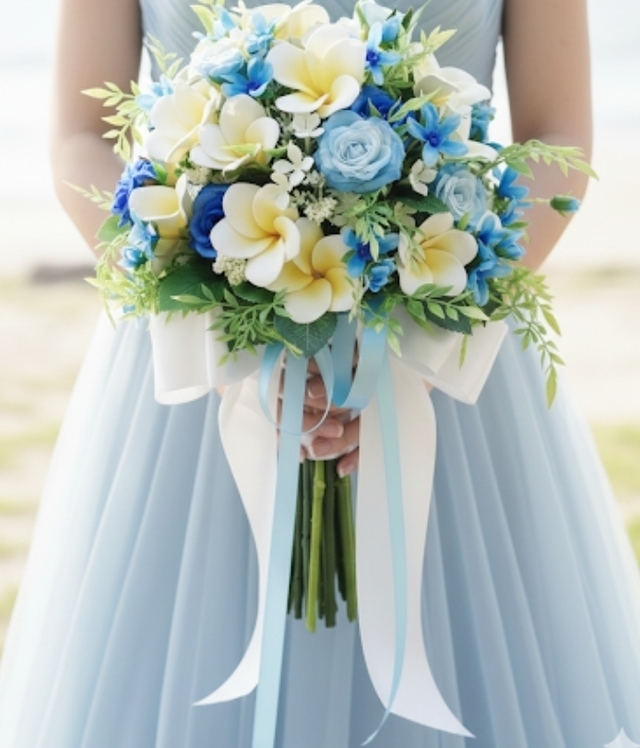 プルメリア&ブルーグラデーションの爽やかクラッチブーケ