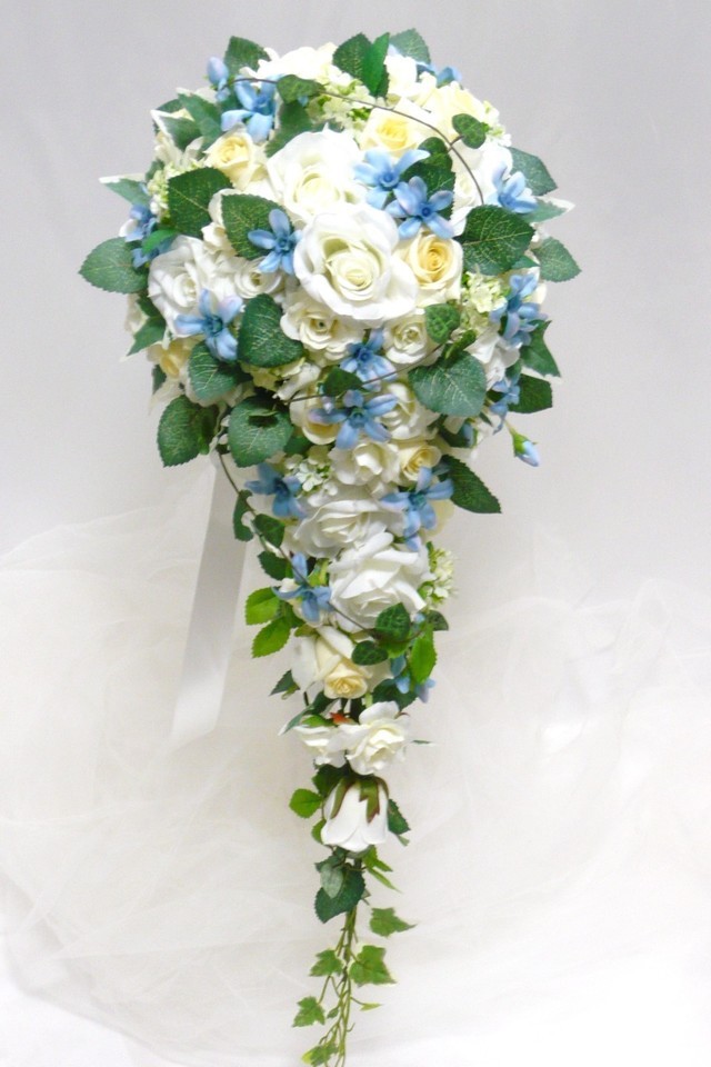 bca0020 白・オフホワイトの薔薇＆ブルースターのロングキャスケードブーケ - 結婚式 ブーケ・ウエディングブーケ・ブライダルブーケ・ アートフラワーブーケ（造花）は、アトリエミント（大阪）