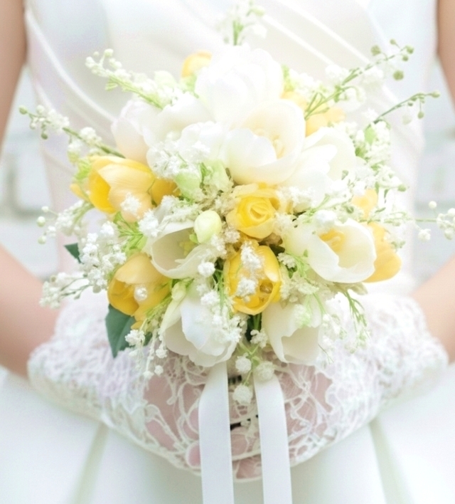 チューリップ＆鈴蘭の可憐なラウンドブーケ