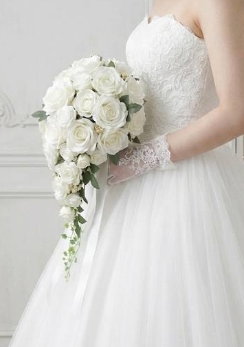 キャスケードブーケ 　白薔薇　白系｜造花ウェディングブーケ（アーティフィシャルフラワー）