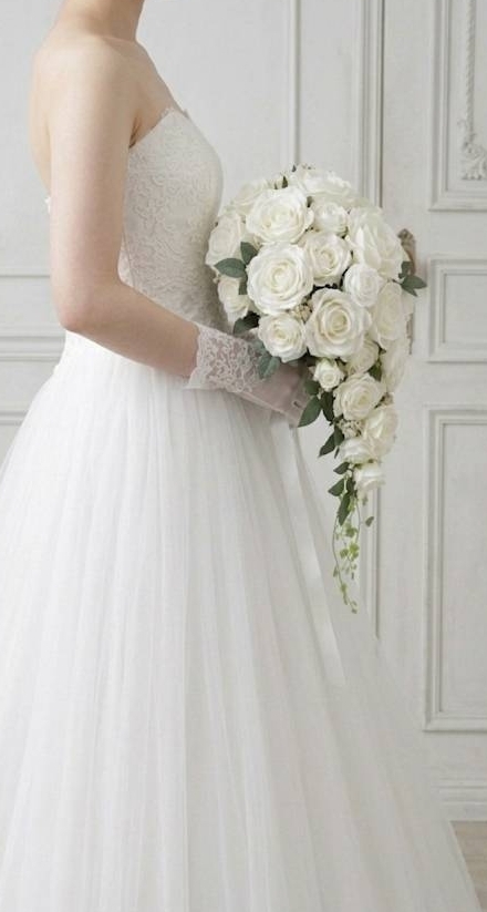 キャスケードブーケ 　白薔薇　白系｜造花ウェディングブーケ（アーティフィシャルフラワー）
