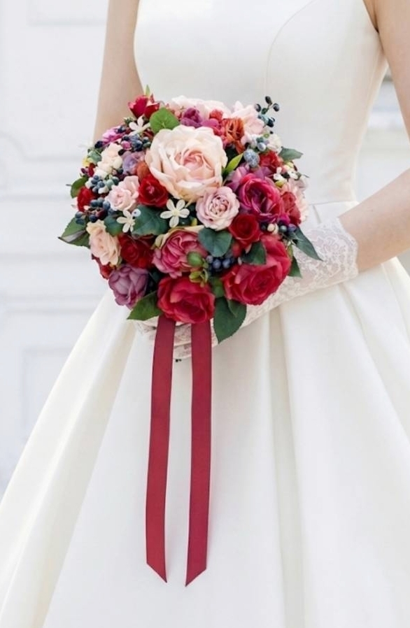 ラウンドブーケ｜バラ｜ビビッドローズ＆ディープローズ×パープル｜造花ウェディングブーケ（アーティフィシャルフラワー）