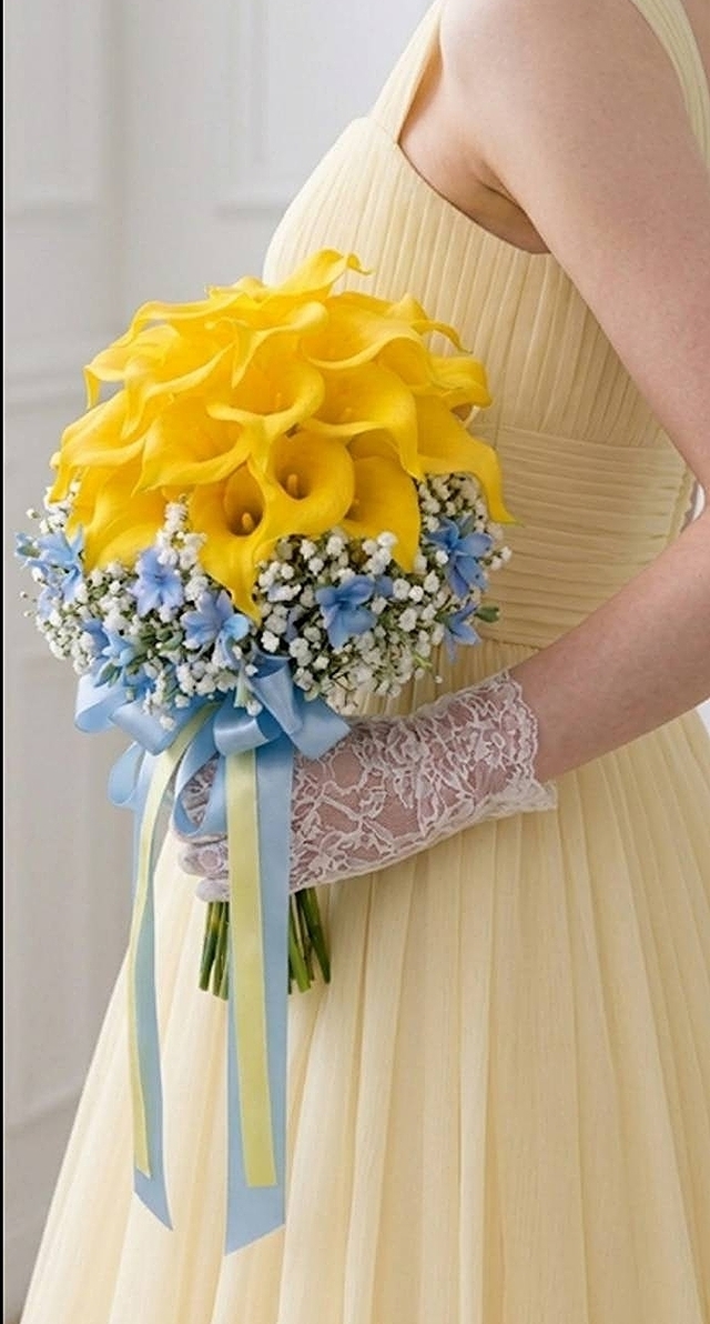 クラッチブーケ カラーリリィ　イエロー＆ブルー系｜造花　ウェディングブーケ（アーティフィシャルフラワー）