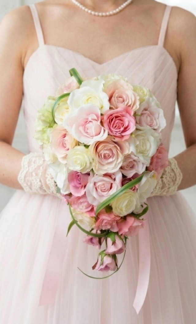 ティアドロップブーケ 薔薇 白＆ピンク系｜造花ウェディングブーケ（アーティフィシャルフラワー）