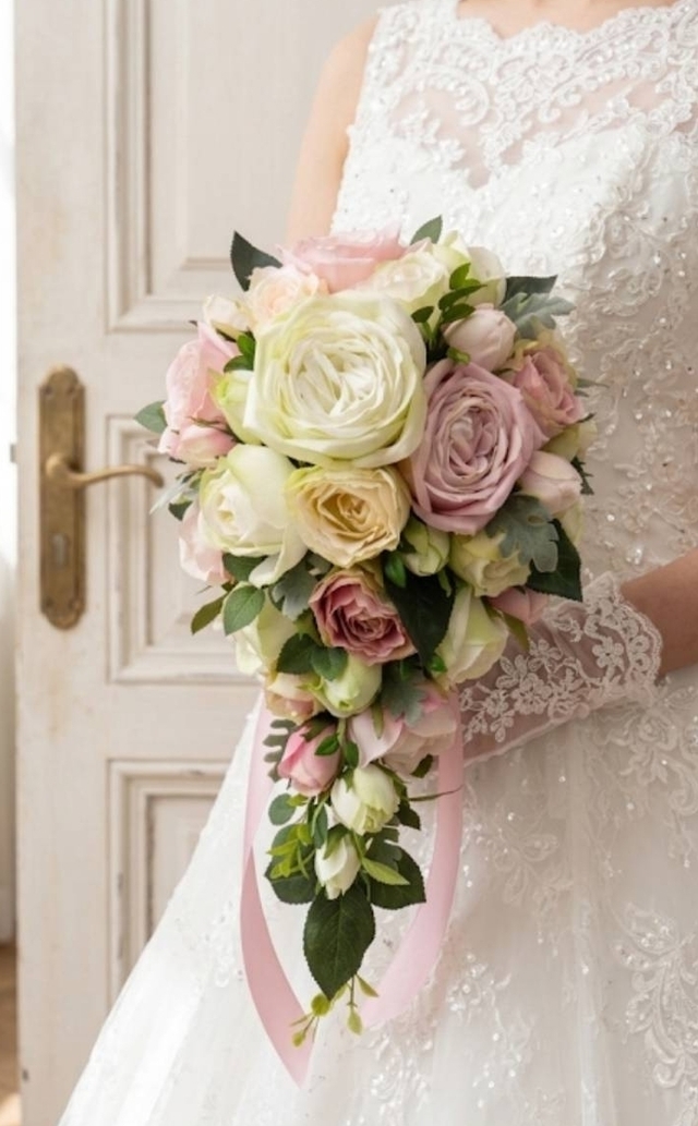 キャスケードブーケ 薔薇　白＆ピンク系｜造花ウェディングブーケ（アーティフィシャルフラワー）