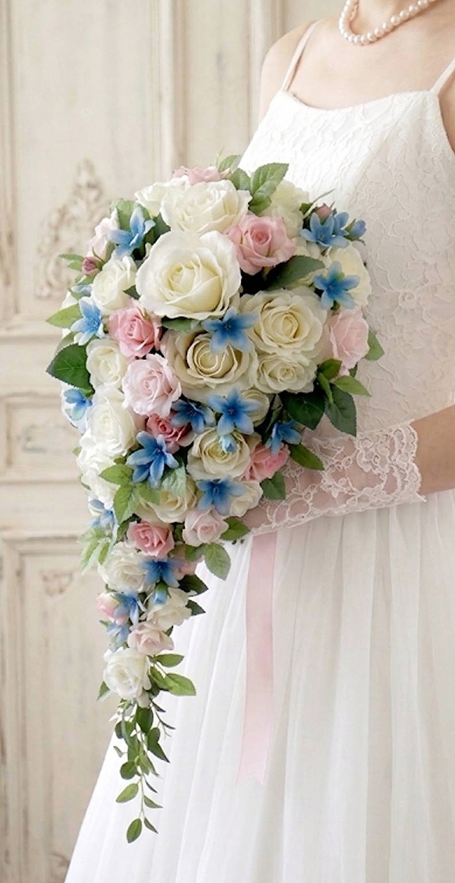 キャスケードブーケ  白＆ブルー＆ピンク系｜造花ウエディングブーケ（アーティフィシャルフラワー）