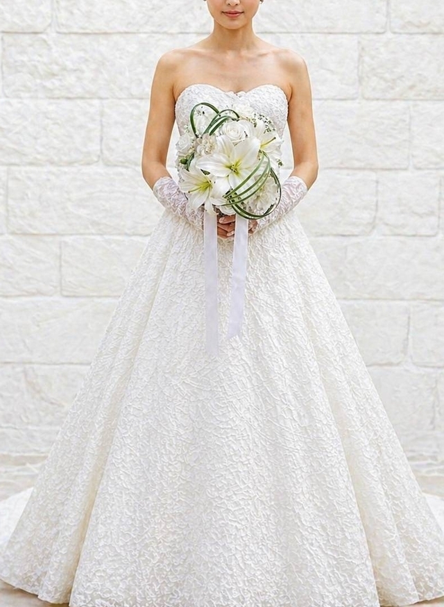 ラウンドブーケ ｜カサブランカ×白バラ×ダリア｜白系│造花 ウェディングブーケ（アーティフィシャルフラワー）｜洗練｜上品