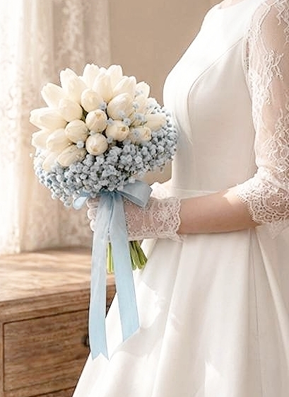 クラッチブーケ　チューリップ　白×ブルー系｜造花　ウェディングブーケ（アーティフィシャルフラワー）