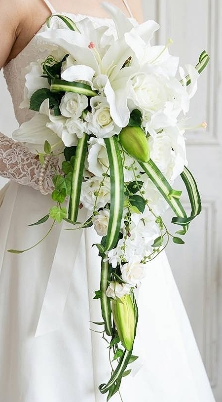 キャスケードブーケ カサブランカ　白系｜造花ウェディングブーケ（アーティフィシャルフラワー）