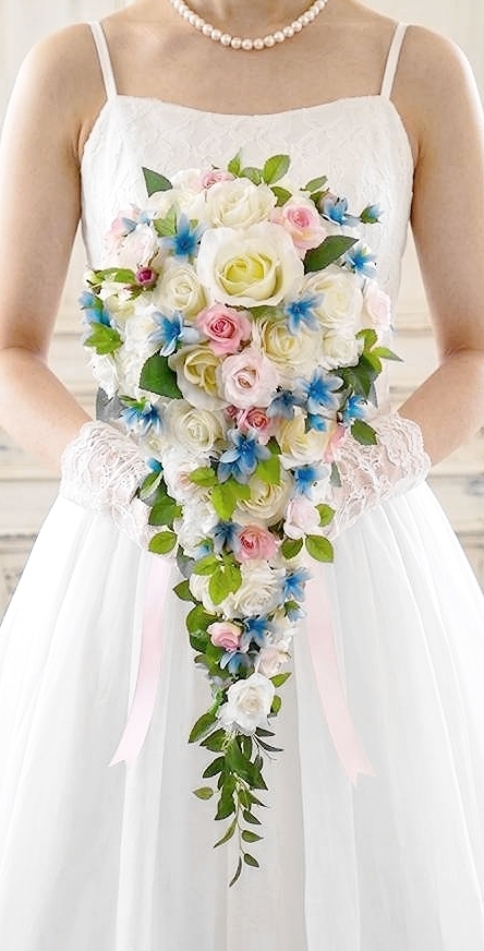 キャスケードブーケ  白＆ブルー＆ピンク系｜造花ウエディングブーケ（アーティフィシャルフラワー）